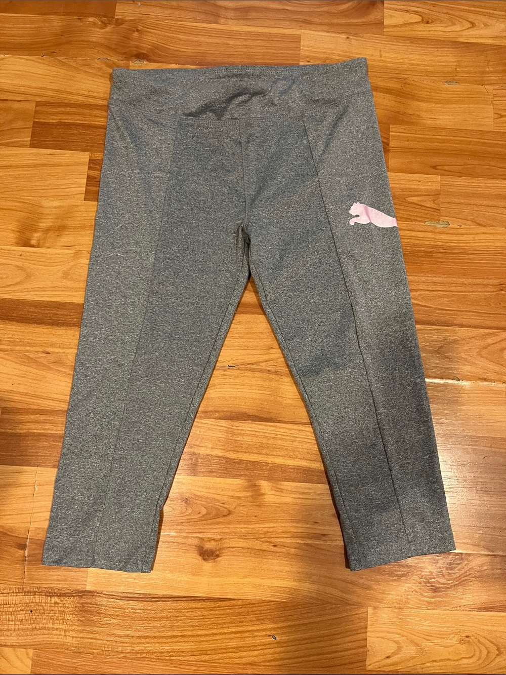 Girls Puma Gray Leggings with Pink Puma Logo🌸🐈‍⬛